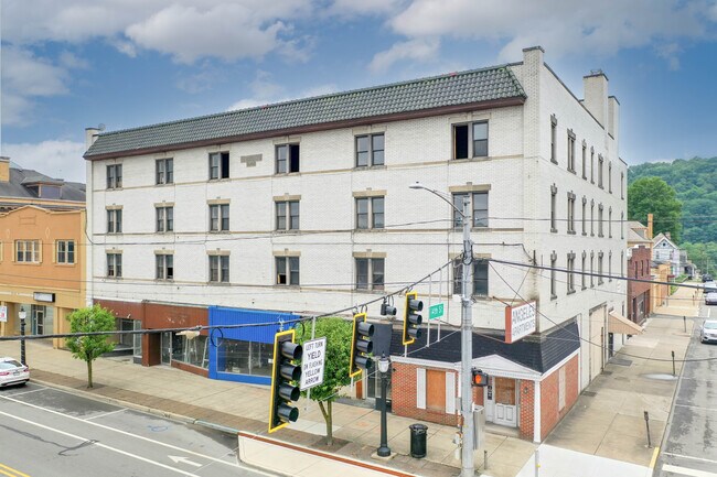 Golden Towers in Beaver Falls, PA - Building Photo - Building Photo