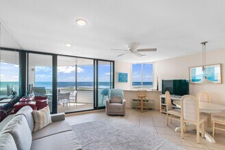 265 Dune Rd in Southampton, NY - Building Photo - Building Photo