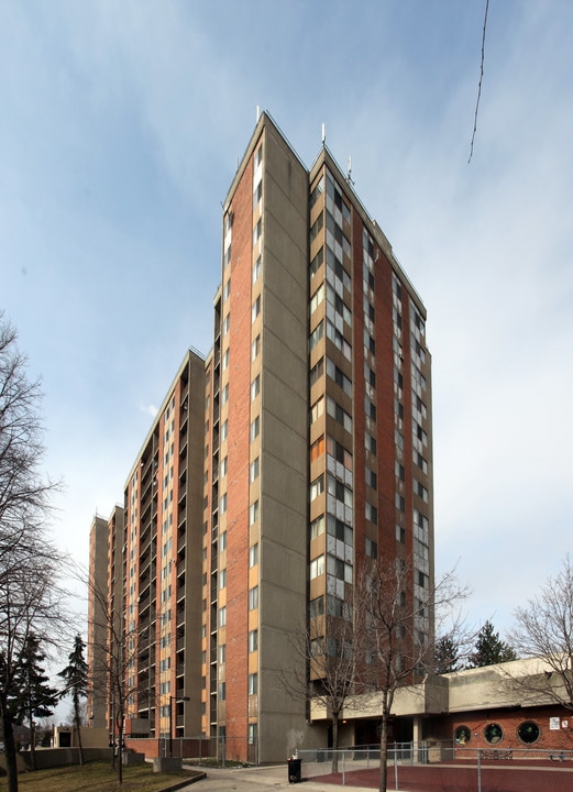 Trimbee Court in Toronto, ON - Building Photo