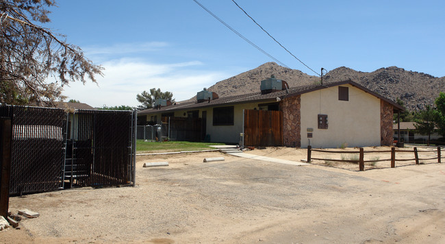 15776 St Timothy Rd in Apple Valley, CA - Building Photo - Building Photo