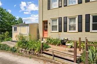 110 High St in Westerly, RI - Building Photo - Building Photo
