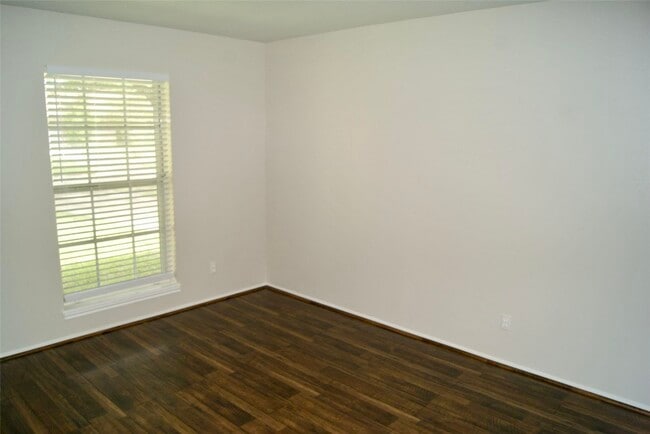 property at 5711 Southminster Dr