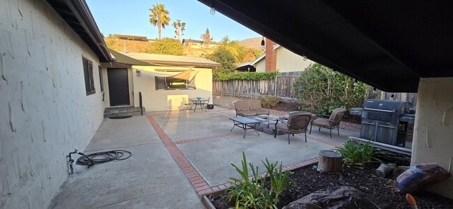 6926 Monte Verde Dr in San Diego, CA - Building Photo - Building Photo