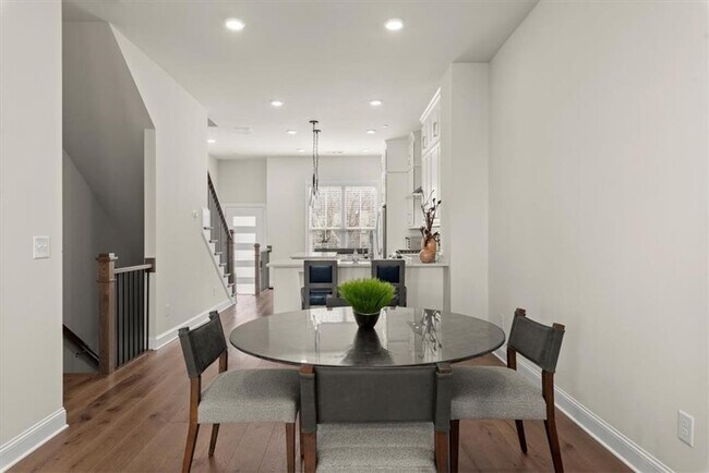 4217 Deming Cir in Atlanta, GA - Building Photo - Building Photo