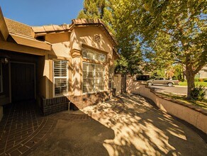 649 Hays Way in Folsom, CA - Building Photo - Building Photo