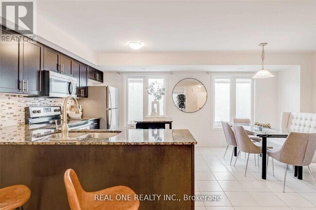 2280 Baronwood Dr in Oakville, ON - Building Photo - Building Photo