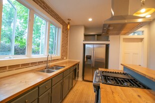 2734 S Bonfield St in Chicago, IL - Building Photo