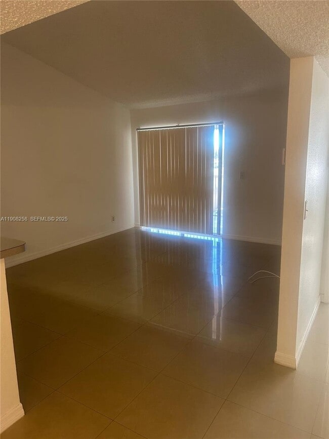 3995 W McNab Rd in Pompano Beach, FL - Building Photo - Building Photo