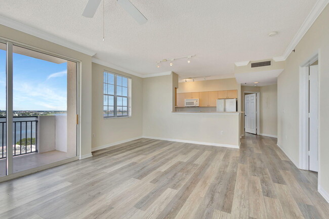 616 Clearwater Park Rd in West Palm Beach, FL - Building Photo - Building Photo