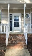 214 Riverwalk Cir in Cary, NC - Building Photo - Building Photo