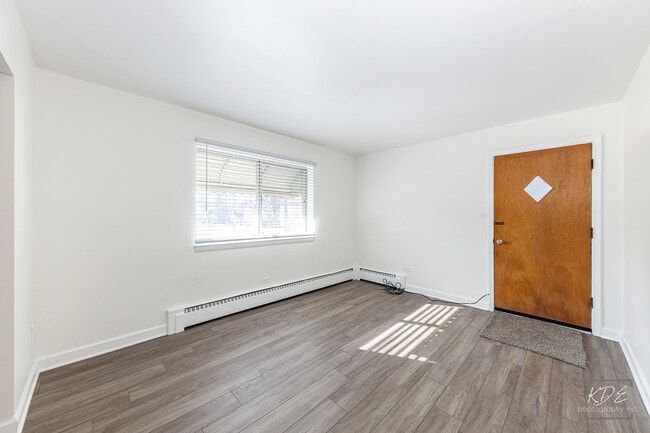 110 N Webster St in Naperville, IL - Building Photo - Building Photo