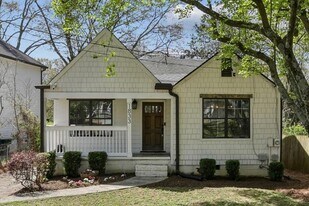 1833 Flat Shoals Rd SE in Atlanta, GA - Building Photo