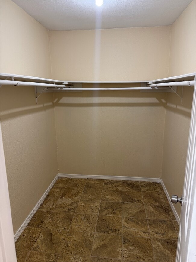 property at 9 Dewthread Ct