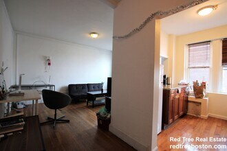 2003 Commonwealth Ave in Boston, MA - Foto de edificio - Building Photo