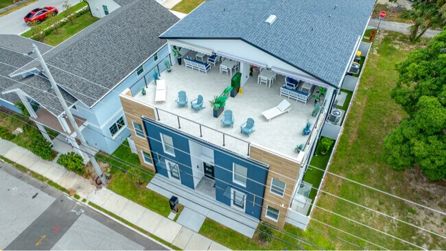 527 N Garden Ave, Unit 527 N Garden Ave. Apt 3, Unfurnished in Clearwater, FL - Building Photo - Building Photo