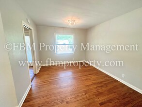 101 Pensacola Ave in Waxahachie, TX - Building Photo - Building Photo