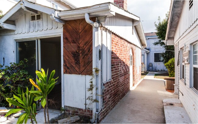 424 S Broadway in Redondo Beach, CA - Building Photo - Building Photo