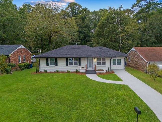 property at 2933 Cloverhurst Dr