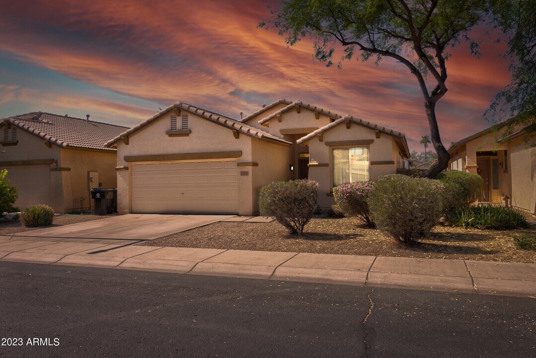 17228 W Elm St in Surprise, AZ - Building Photo