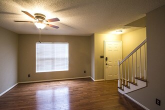1610 18th Ave NE in Hickory, NC - Building Photo - Building Photo