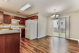 208 Coosawatchie St in Summerville, SC - Building Photo - Building Photo