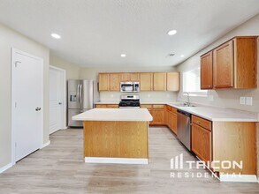 6407 Black Hawk Dr NE in Rio Rancho, NM - Building Photo - Building Photo