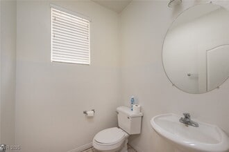 6250 W Arby Ave in Las Vegas, NV - Building Photo - Building Photo