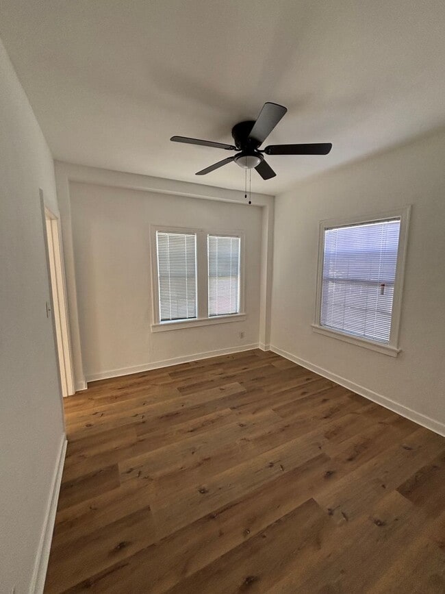 10560 Fenwick St in Los Angeles, CA - Building Photo - Building Photo