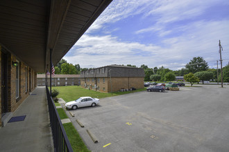 South Woodland Apartments in Radcliff, KY - Building Photo - Other