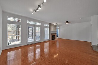 115 E Greenhill Terrace Pl in Spring, TX - Building Photo - Building Photo