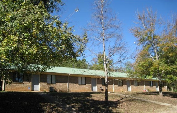 843 Lonely Pines Rd in Jacksonville, AL - Foto de edificio