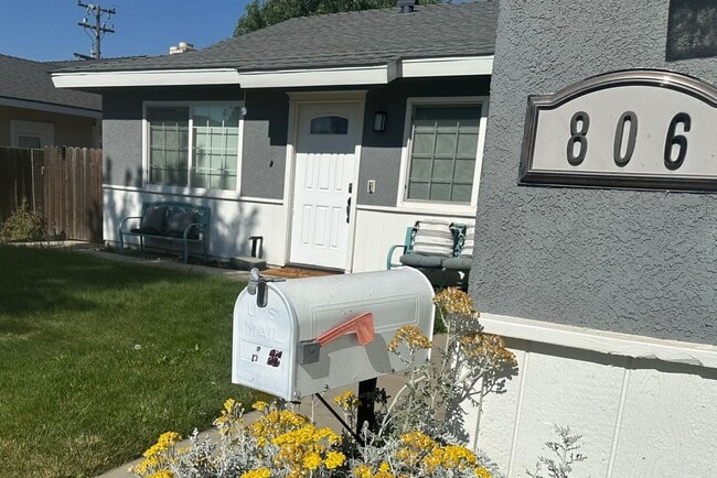 property at 806 Kelton St
