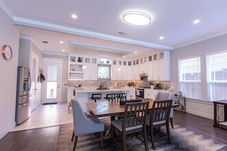 902 S Marlborough Ave in Dallas, TX - Building Photo - Building Photo