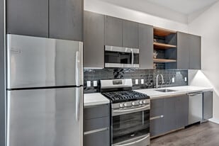 The Crest in Long Beach, CA - Building Photo