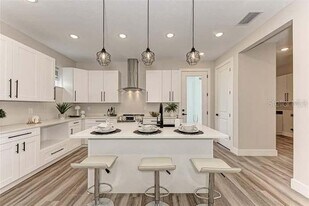 3501 3rd Ave N in St. Petersburg, FL - Building Photo