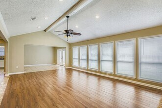 15710 Sandy Hill Dr in Houston, TX - Building Photo - Building Photo