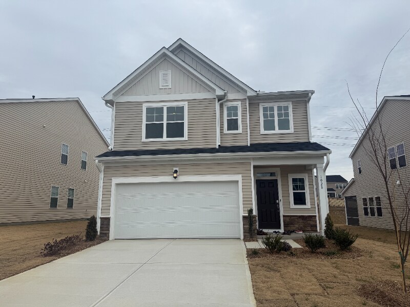 1028 Red Finch Wy in Angier, NC - Foto de edificio