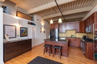 2545 S Dearborn St in Chicago, IL - Building Photo - Building Photo