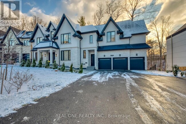 property at 2620 Mississauga Rd