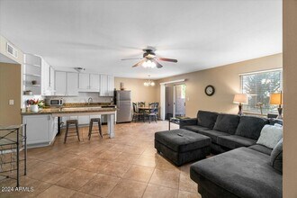 5525 E Thomas Rd in Phoenix, AZ - Building Photo - Building Photo