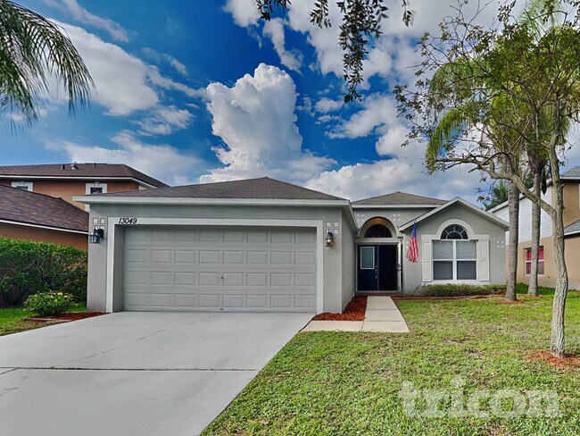 13049 Waterbourne Dr in Gibsonton, FL - Building Photo - Building Photo