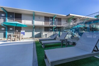 La Cima Apartments in Phoenix, AZ - Building Photo - Building Photo