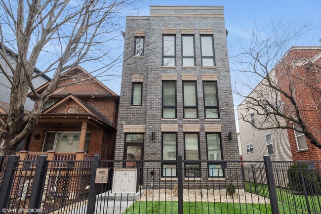 property at 2246 W Jackson Blvd