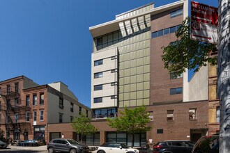 Tiffany Tower in Brooklyn, NY - Foto de edificio - Building Photo