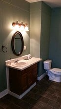 46 Front St, Unit 2 in Norwich, NY - Foto de edificio - Building Photo