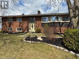 991 Watts Pond Rd in Brant, ON - Building Photo