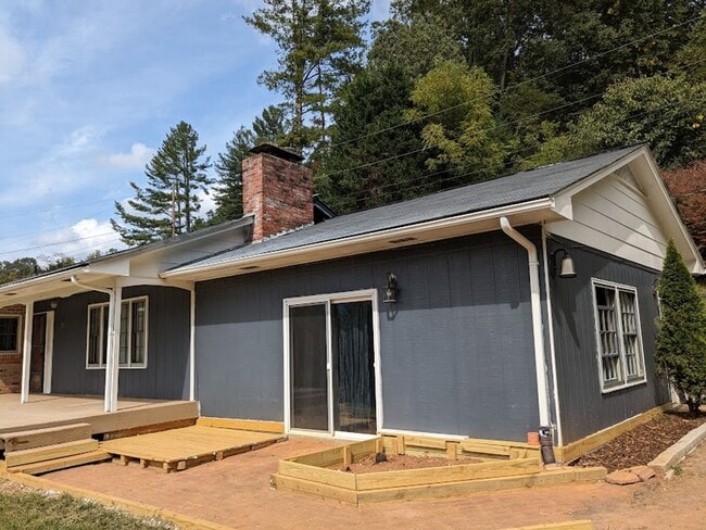 71 Periwinkle Ln in Cullowhee, NC - Building Photo - Building Photo