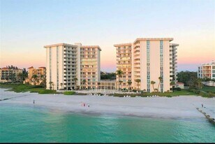 2295 Gulf of Mexico Dr in Longboat Key, FL - Building Photo