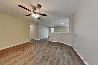 32339 Summer Park Ln in Conroe, TX - Building Photo - Building Photo