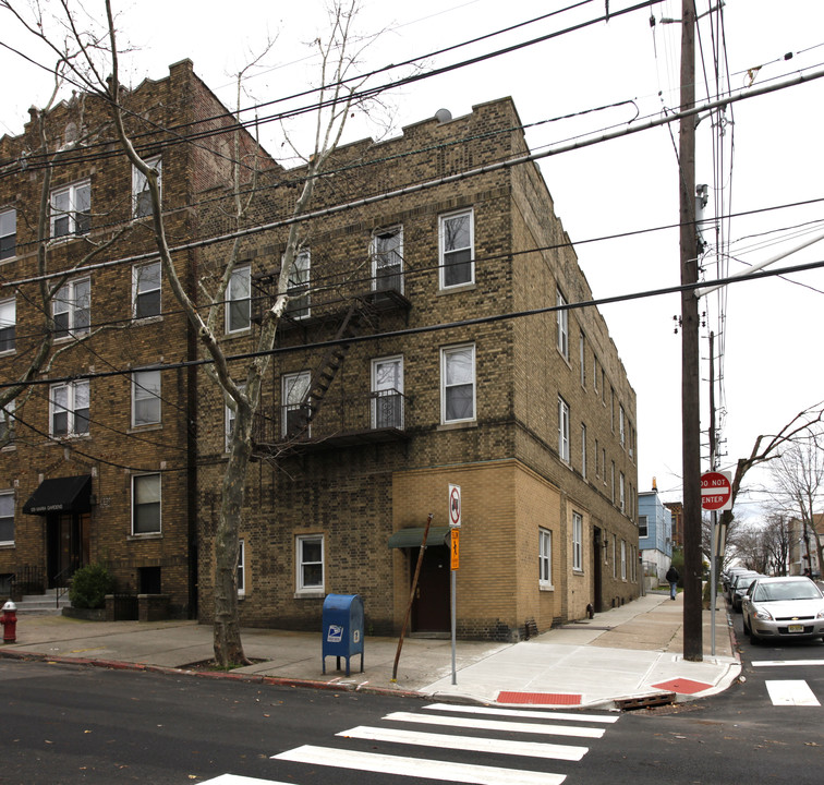 133 Carlton Ave in Jersey City, NJ - Foto de edificio